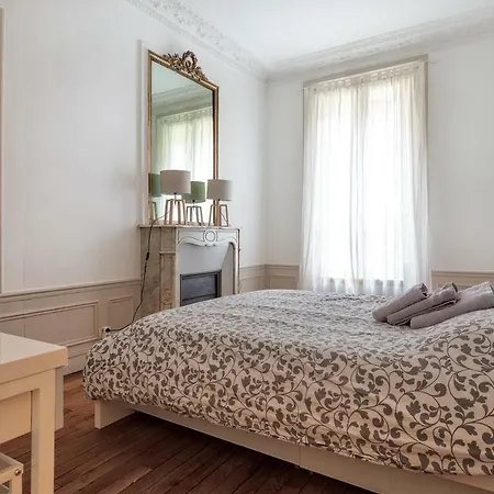 Appartement Tour Eiffel Motte Picquet 2 Paris Parijs